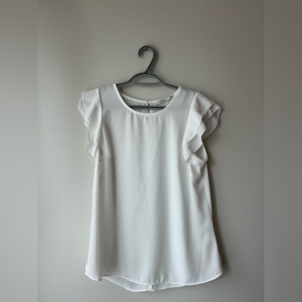 S | Dex Suit Shop Elegant White Ruffle Sleeve Top